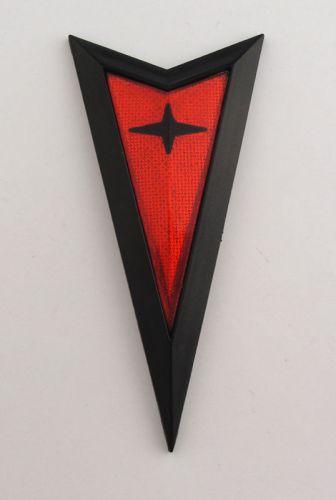 2004-2005-2006 pontiac gto front bumper arrowhead arrow emblem 04-06 black