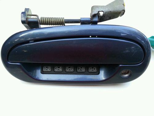 Actual item-1999 ford expedition drivers side door handle with keypad