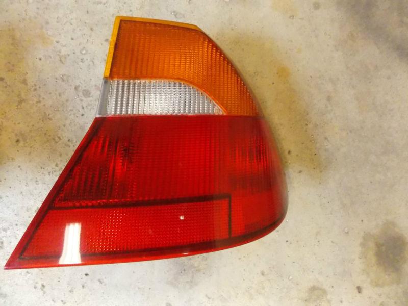 Taillight 300m  1999-2004 priced each left or right