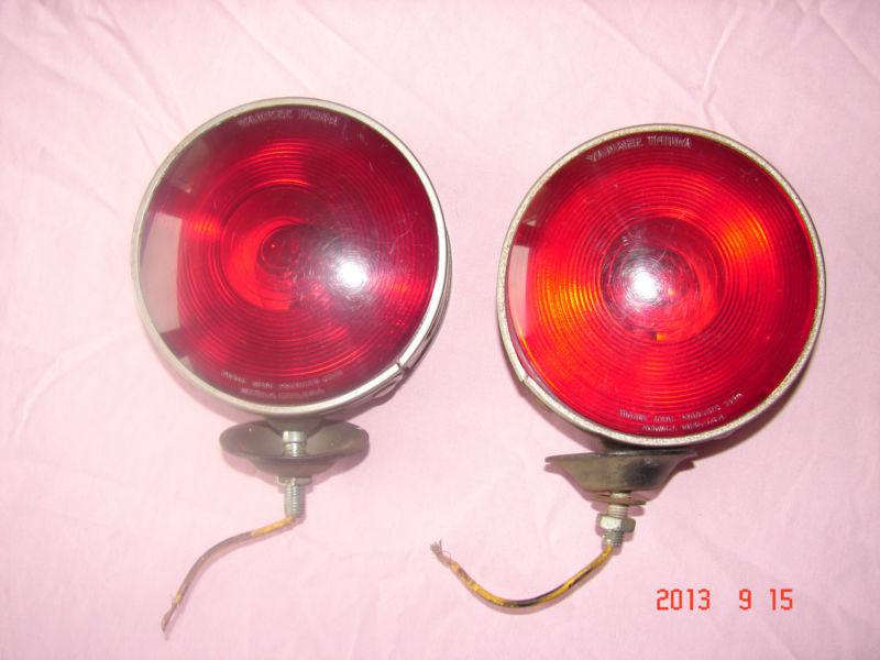Set of 2 vintage yankee thin-a turn signals or tail lights