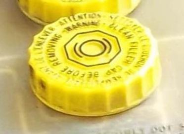 2003 03 durango brake fluid master cylinder bottle cap yellow reservoir lid