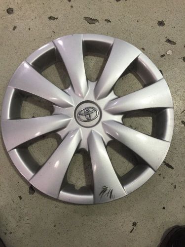 15&#034; toyota corolla hubcap