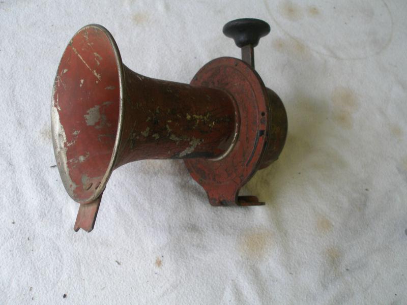 Junior long 1913 ooga horn by g.piel co.