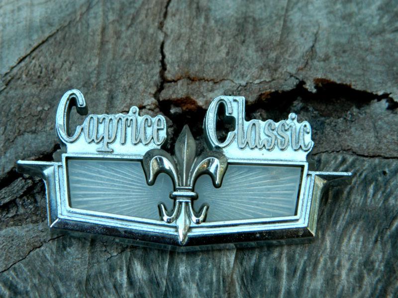 1974 1975 74 75 chevrolet caprice classic 2 door pillar  emblem