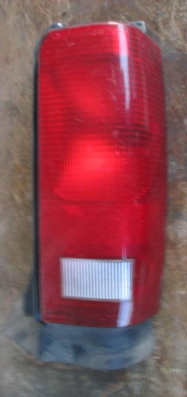 Ford f-series styleside pickup tail light right no bulbs 1992-1996