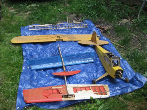 Piper cub plane and assorted wire planes used some parts missing
