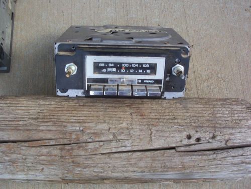Gm radio 1978-85 am/fm radio in working condition!