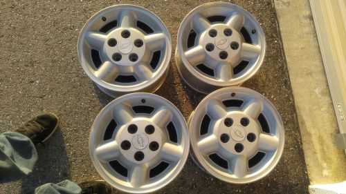 Chevy s10 rims 15 inch in good condition