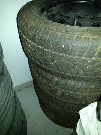 Acura / honda set of 205 dunlop sp winter sport tires on steel wheels