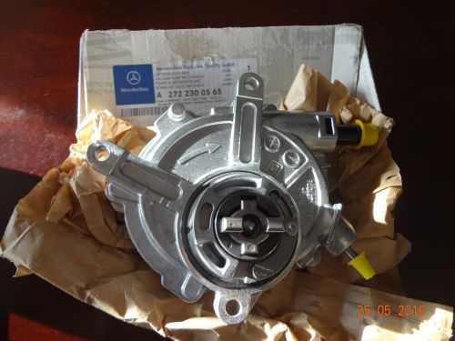 New original mercedes engine vacuum pump 2722300565