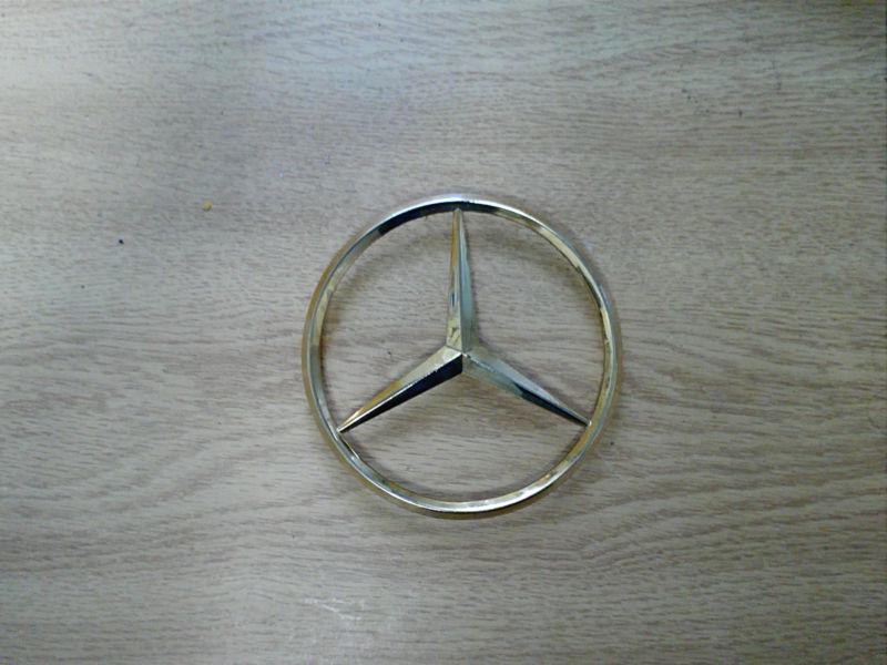 Mercedes trunk emblem