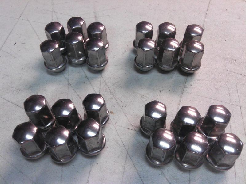Complete set of sierra tahoe yukon denali lug nut 14mm x 1.5 24 ct used nice