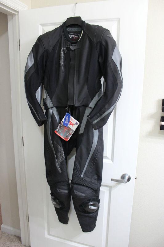 Teknic vixen women's two piece leather race suit (size 10)