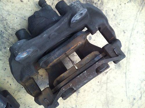 Mercedes e500 rear calipers w/ ceramic pads  will fit 03-06