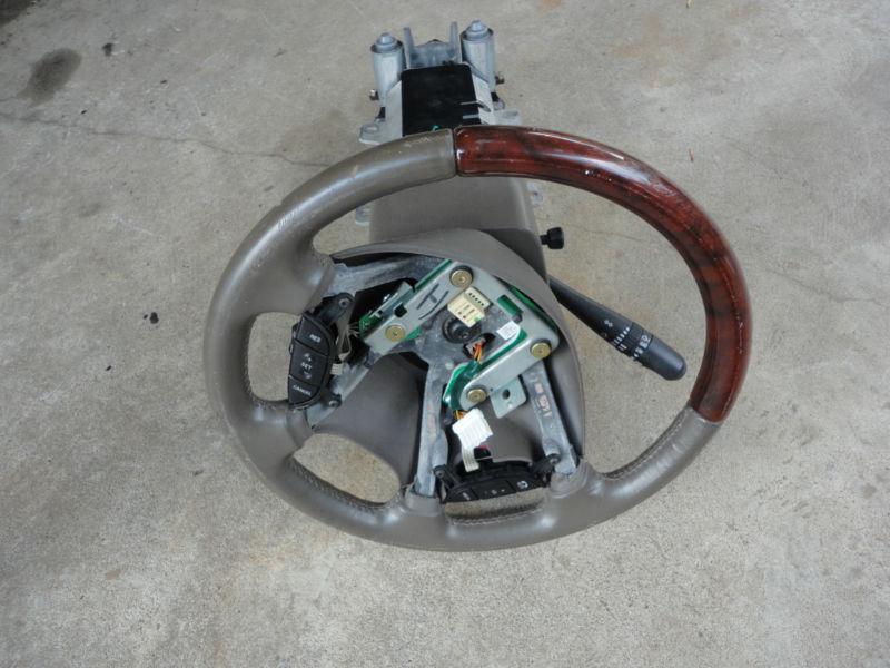 Lincoln ls 2002 power steering wheel used good condition see picture.....