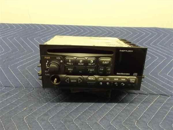 2001-2002 chevrolet suburban radio cd player oem lkq