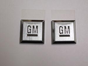 Gm mark of excellence badge emblems decal 1 pair gm 15223484 factory