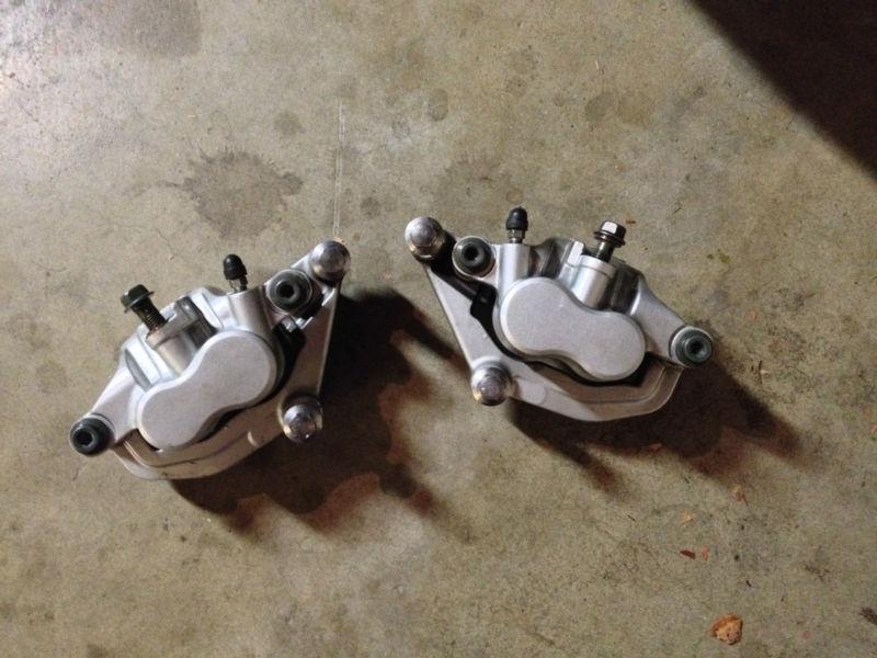 02 yamaha v star xvs1100 classic front brake calipers- sale is for both units 