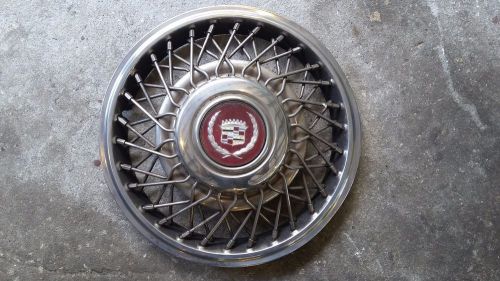 87 cadillac fleetwood d&#039;elegance wire spoked hubcap 14&#034; hub cap