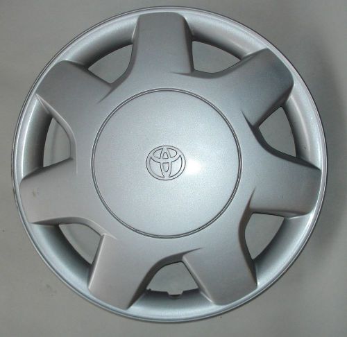 (1) 1995-1996 toyota tercel 13&#034; wheel cover hubcap #61084 oem