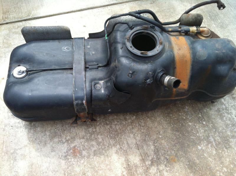 02, 03, 04, 05 quad cabr s10 gas tank  part number 15171784 or 15189214