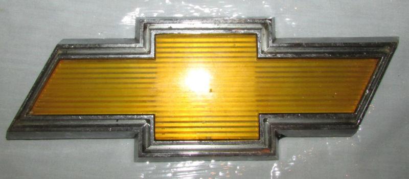 Chevrolet vintage bowtie emblem reflective gold & chrome
