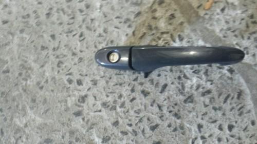 Used drivers outside front door handle with keyhole 2007 impala 