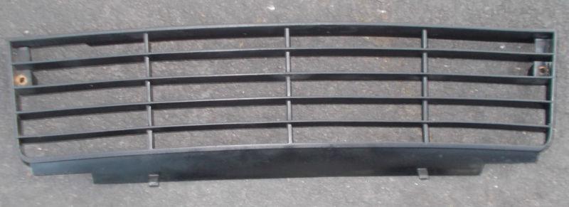 Porsche    924s front grill nearley perfect from a 1987 924s