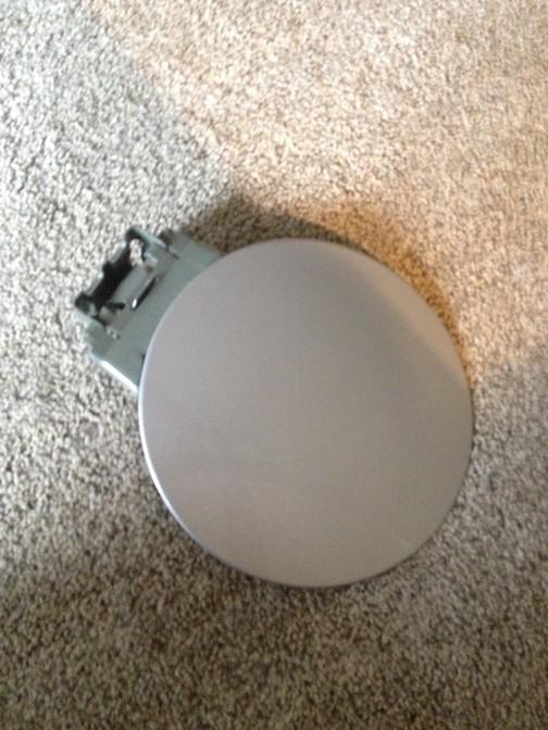Gm gmc 2006 suburban / yukon gas cover - grey oem in excellent condition