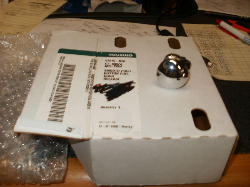 Harley-davidson smooth push-button fuel console door release 53919-04a 