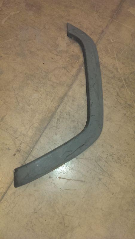 1998 jeep cherokee 4.0l passenger rear fender flare