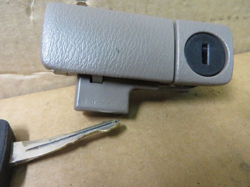 Nissan altima 02-03 2002-2003 glove box glovebox latch &amp; lock w/ key tan