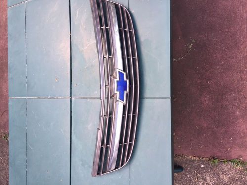 00-05 chevrolet impala front grille with emblem oem