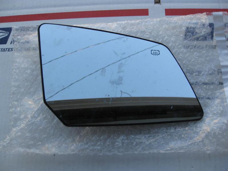 Gmc acadia passenger side right hand r/s mirror glass built in convex mirror