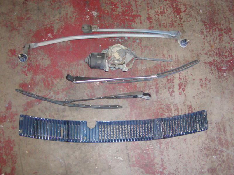 79 83 datsun 280zx wind shield wiper system.grill,arms and wiper motor.