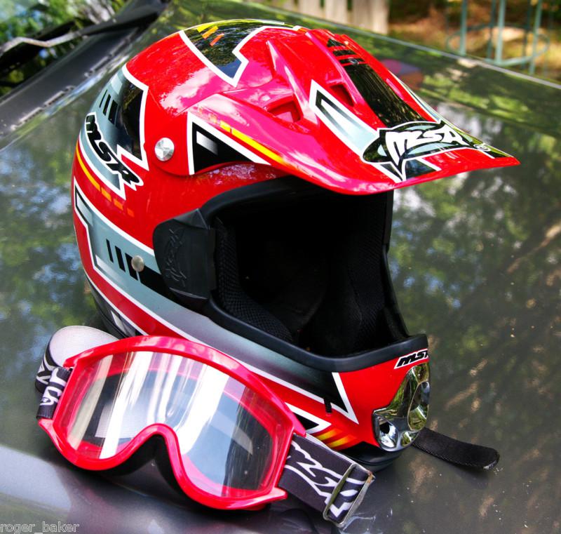 Msr rage offroad helmet, size small, w/goggles, fox carry bag, very clean!