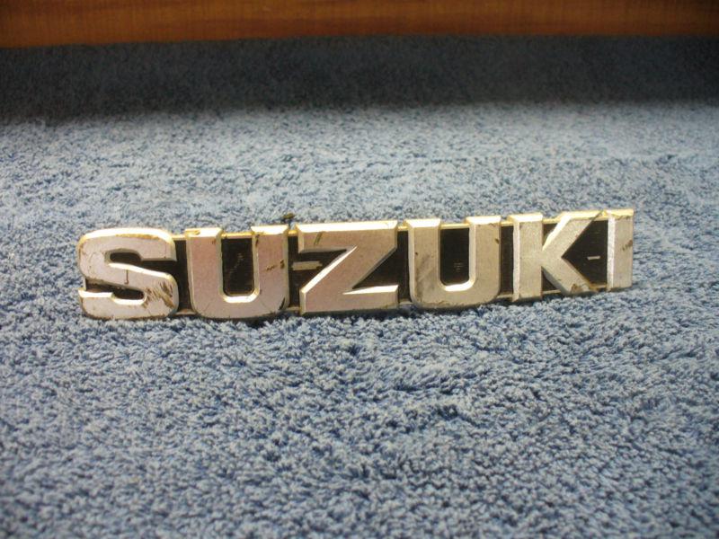 Suzuki  gt750 water buffalo 1972  triple   left tank emblem  #08084