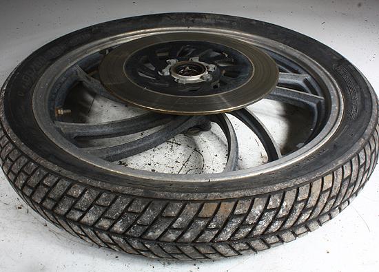 1981 yamaha xj550 maxim front wheel/rim/tire/oem