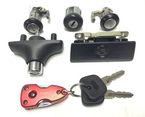 Bmw 84-91 (e30) 318 325 m3 set of ignition/door/trunk/glove box locks &amp; keys