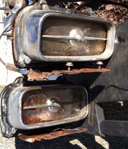 That&#039;s awesome !!  1969 thunderbird front l&amp;r oem parking lights  +&amp;+ more!!