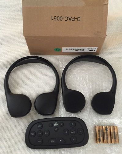 New 2015 wireless gm rear yukon tahoe entertainment remote headphones 2 pairs
