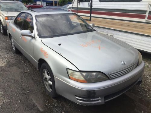 Driver left tail light fits 95-96 lexus es300 380116