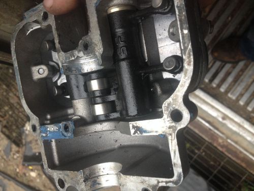 Polaris 525 outlaw cylinder head with camshaft