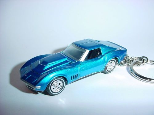 New 3d blue 1968 chevrolet corvette stingray 427 custom keychain keyring key 68