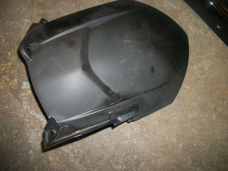 2007 yamaha r1 rear fender   black  good condition