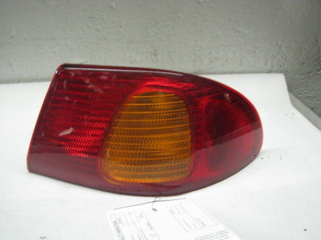 Tail light corolla 98 99 00 01 02 quarter mounted right 17111