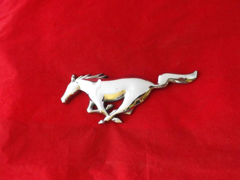 Ford mustang chrome horse front grille emblem 2005-2009 badge oem gt 06 07 08 09