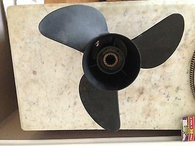 Yamaha 13 3/8" x 23 boat propeller  3 blade painted stainless 15 spine