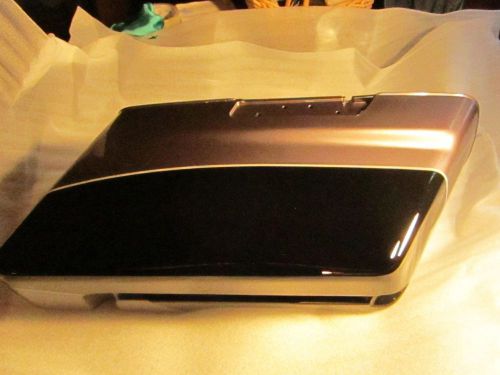 Harley-davidson rh saddlebag bottom char. prl./vivid black w/ pinstripe... blem