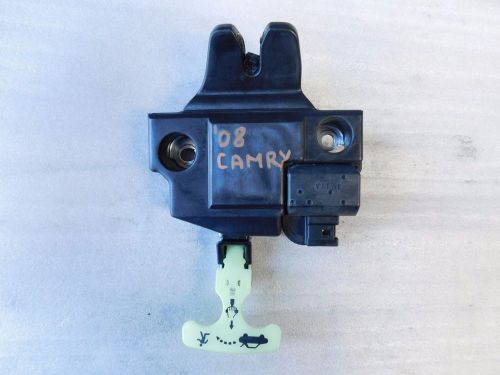 07-11 toyota camry rear back lid trunk power latch lock 3 pin connection #c-51